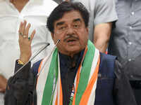 I always held Congress, Nehru-Gandhi family in high-esteem: Shatrughan Sinha