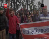 Shimla: Parents stage protest demanding Govt to regulate fee structure of private schools