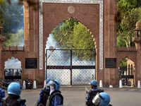 AMU minority status: SC refers issue to 7-judge bench 
