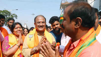 Karnataka assembly polls: Local ‘stars’ fail to glitter in closely fought elections