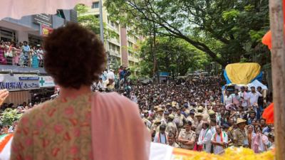 Priyanka Gandhi Vadra holds roadshow in Bengaluru