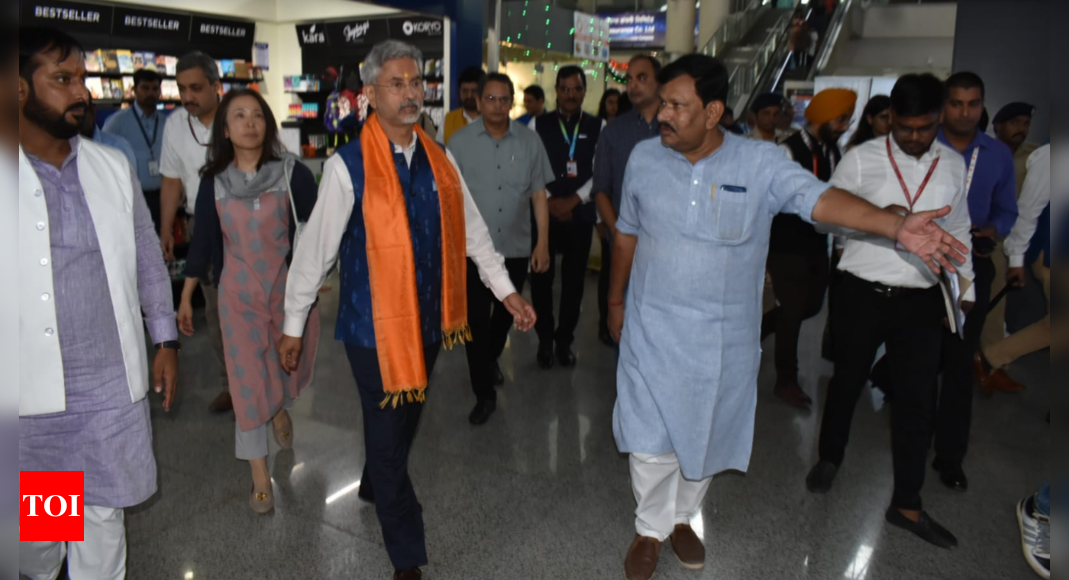 External Affairs Minister S Jaishankar Reaches Varanasi To Host G