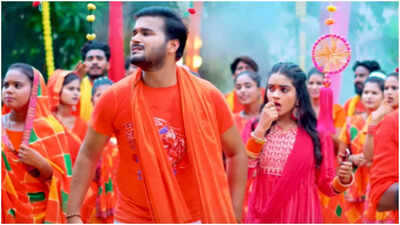 Arvind Akela Kallu drops a new devotional song 'Sali Sang Jal Dhara Jija'