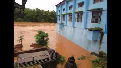 Khandepar in spate, turbid water clogs filters at Opa
