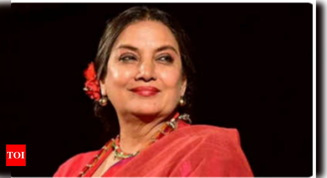 Rakesh Roshan And Wife Pinkie Host Shabana Azmi And Javed Akhtar At