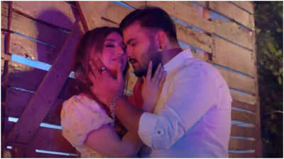 Arvind Akela Kallu drops a new song 'Asli Rangbaaz'