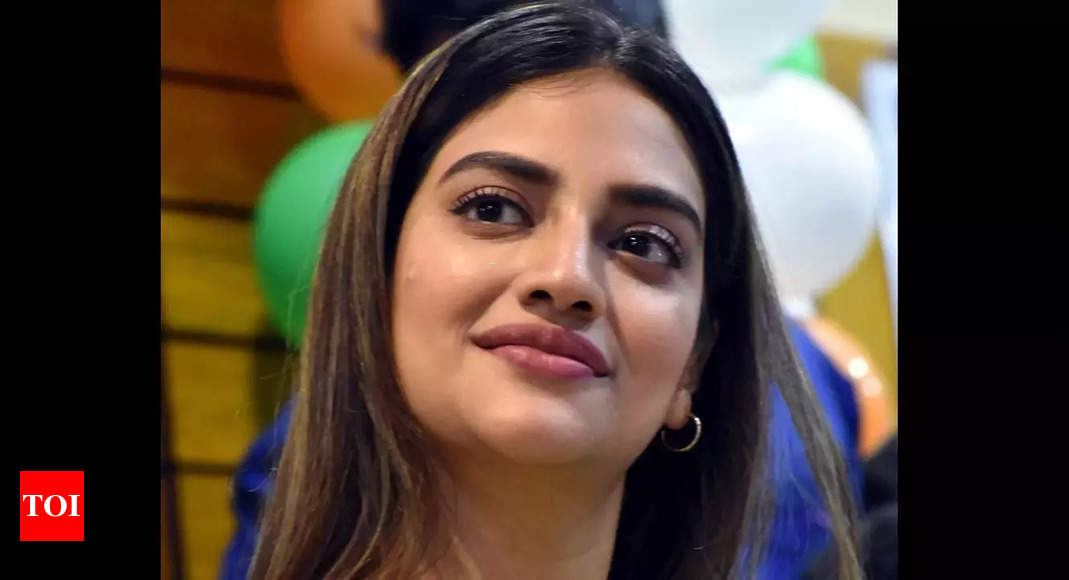 Nusrat Jahan Ed Quizzes Tmc Mp And Actress Nusrat Jahan In Kolkata In