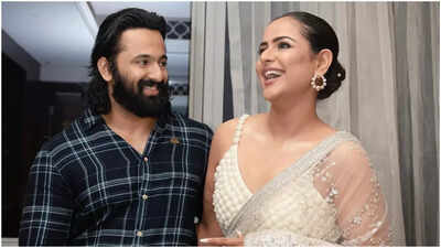 Prachi Tehlan meets her ‘Mamangam’ co-star Unni Mukundan