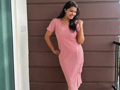 Bigg Boss Tamil fame Rachitha Mahalakshmi looks stylish in a shimmery bodycon set, fans say, "A Barbie girl literally came to life"