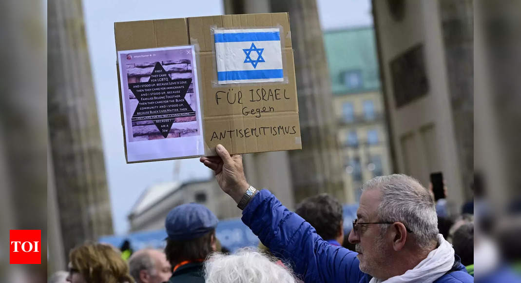 Anti Semitic Slogans Projected On University Of Pennsylvania Buildings