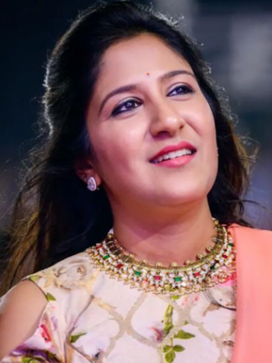 Breathtaking Looks Of Shweta Mohan Times Of India