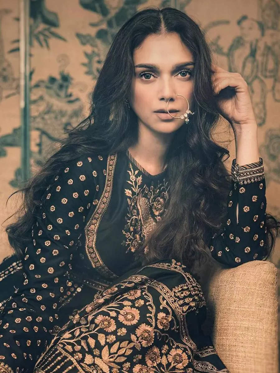 Aditi Rao Hydari Exudes Royal Elegance In Ethnic Wear Times Of India