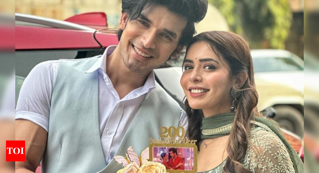 Kundali Bhagya Paras Kalnawat And Sana Sayyad Celebrate Episodes