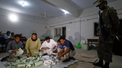 Pakistan Senate passes resolution to delay February 8 general elections
