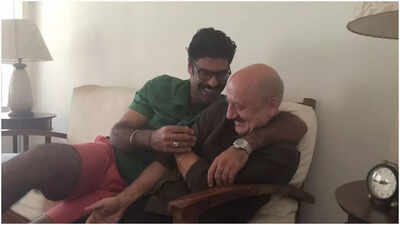 Anupam Kher gives a shout-out to Sikandar Kher's film 'Monkey Man' trailer