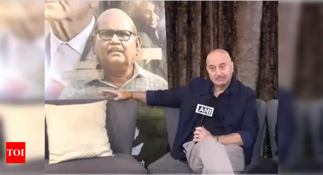 Anupam Kher Keeps One Chair Empty During Kaagaz 2 Promotions In