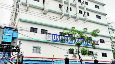 Neighbourhood hospital treats victims for free