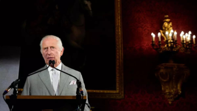 Princess Beatrice and Eugenie may be key to prince andrew's royal lodge standoff
