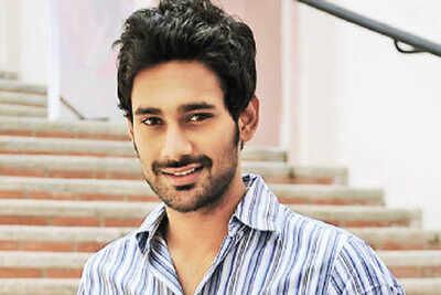 Varun Sandesh tries comedy