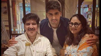 'Purani Jeans' actor Tanuj Virwani shuts down rumours about his parents Rati Agnihotri and Anil Agihotri's divorce, "We live in the same.."
