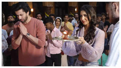 Sunderkand Paath held on the sets of Shaitani Rasmein to invite positivity and peace