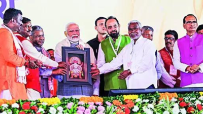 JMM, Congress, RJD standing with B'deshi, Rohingya immigrants, says PM Modi
