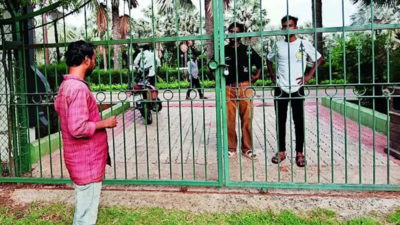 Tourists denied entry into science park at Almatti dam