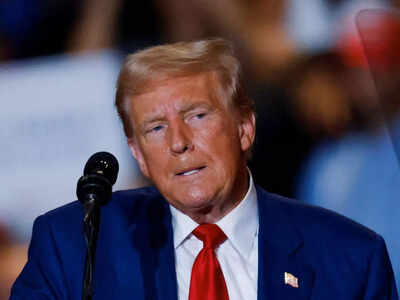 Trump ratchets up anti-immigrant rhetoric, says he will go to Springfield