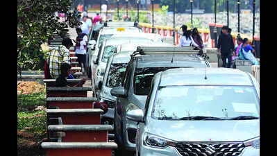 Govt caps late fee at Rs 1k for vehicle fitness certificate