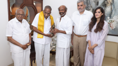 Rajinikanth met SP Muthuraman and AVM Saravanan before he got admitted to the hospital for a regular checkup!