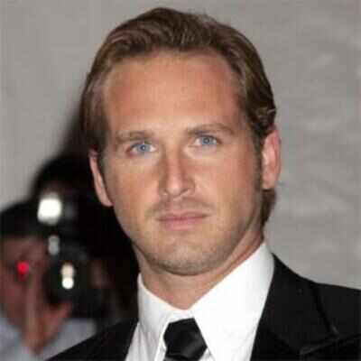 Josh Lucas is engaged