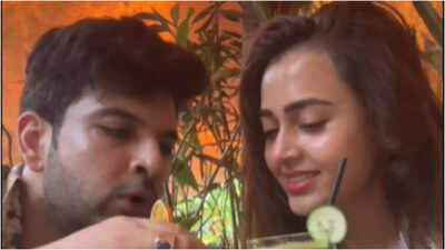 Karan Kundrra and Tejasswi Prakash head out for a getaway in Goa; enjoy a romantic candlelight dinner together