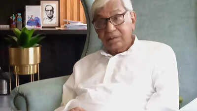 Veteran director Deb Kumar Bose passes away at 91