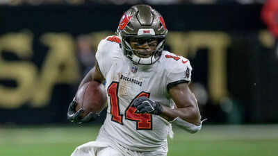 Tampa Bay Buccaneers’ Chris Godwin was injured and carted off during the second half of an NFL game vs. Ravens