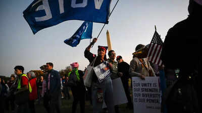 Thousands at US Women's March stress need for abortion rights