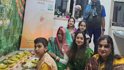 Indian-Irish devotees celebrate Chhath Puja, offer 'arghya' to rising Sun