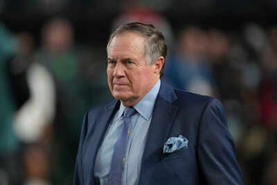 “Make sure it’s the right guy”: Bill Belichick poked fun at the fact that the Cleveland Browns handed Deshaun Watson a $230 million deal