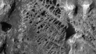 What are spider webs on Mars that NASA’s Curiosity Rover might likely explore