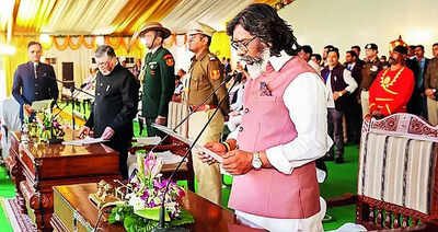Hemant Soren takes oath as 14th CM of Jharkhand as INDIA bloc puts up show of unity