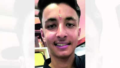 Accused of theft, teen shooter turns gun on himself at academy