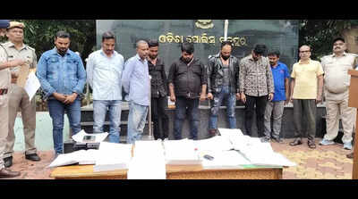 Nine arrested for running fake job racket