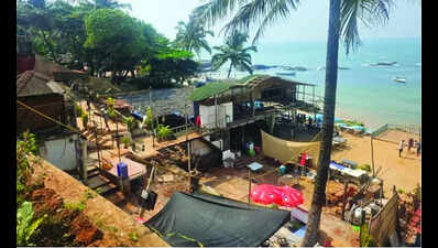 2 illegal structures razed on Anjuna and Vagator beaches