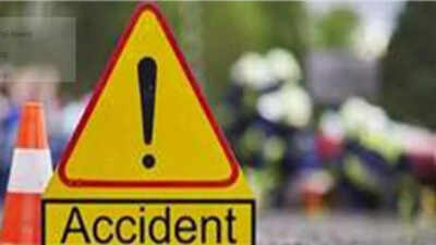 1 killed, 22 injured in road accident in Azamgarh