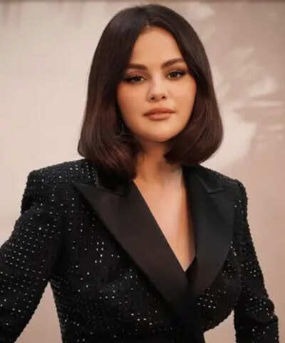Selena Gomez talks about loneliness in Hollywood, offers helping hand to those who are struggling