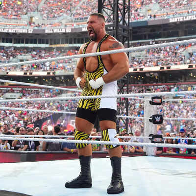 Champion Energy: WWE Superstar Bron Breaker Gets Penguins Fans Pumped Up At NHL Contest