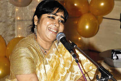 Dr Soma Ghosh performs on birthday celebrations of Rani Poddar