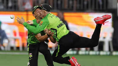 Daniel Sams, Cameron Bancroft's nasty collision frightens fans. Watch