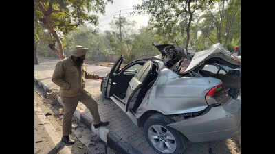 BMW rams tree, 10-year-old killed