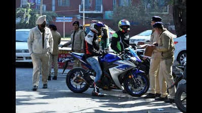 UT traffic cops struggle with over 7.5 lakh unpaid challans of 2024