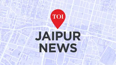 2 men held for smuggling parrots from Delhi to Guj